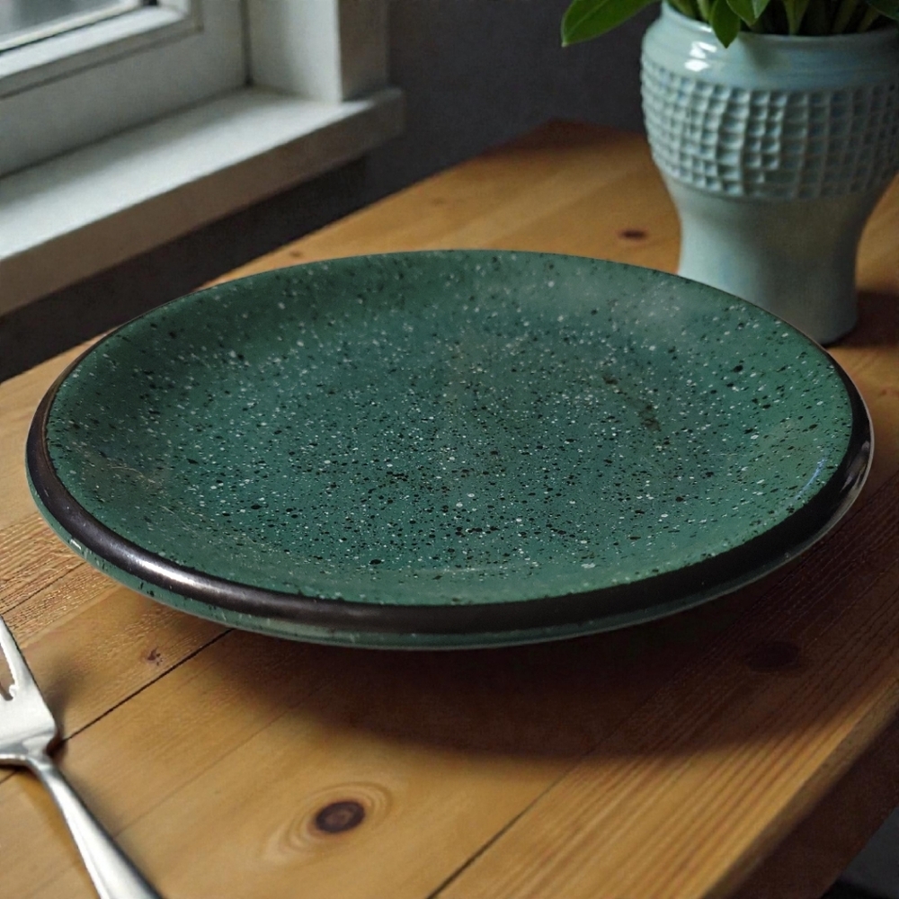 Vtg Forest Green Black Rim Stoneware Dessert Salad Plate